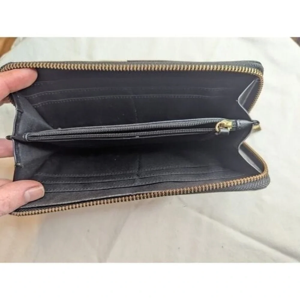 POUR LA VICTOIRE‎ Black White Color Block Zip Around Wallet Clutch